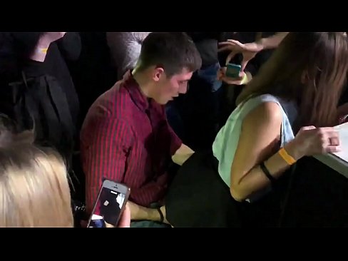 ❤️ ရုရှားနိုက်ကလပ်တစ်ခုတွင် အမှန်တကယ် လိင်ဆက်ဆံခြင်း။ အသက် 18 နှစ်အရွယ် ရုရှားမိန်းကလေးတစ်ဦး နိုက်ကလပ်တွင် စအိုနှင့်အင်္ဂါဇာတ်ဖြင့် ဖောက်ထွင်းခံခဲ့ရသည်။ ️❌ အိမ်လုပ် porn ကျွန်ုပ်တို့တွင် my.pornolymp.ru% ﹏